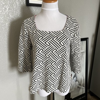 Black and White Geometric Pattern Square Neck 3/4 Sleeve Crop Knit Top Size M