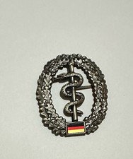 PIN Barettabzeichen der deutschen Bundeswehr für das Sanitätskorps.