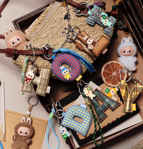 【正規品】PIN FOR LOVE LETTER PENDANTアソートシュリ付 Authentic PIN FOR LOVE Series Letter Pendant Blind Box Confirmed