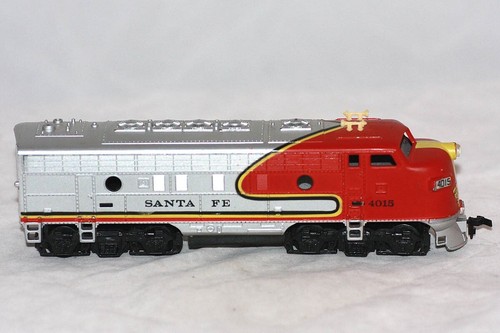 Tyco HO Scale EMD F7 Santa Fe 4015 Dummy locomotive in box - Picture 4 of 7