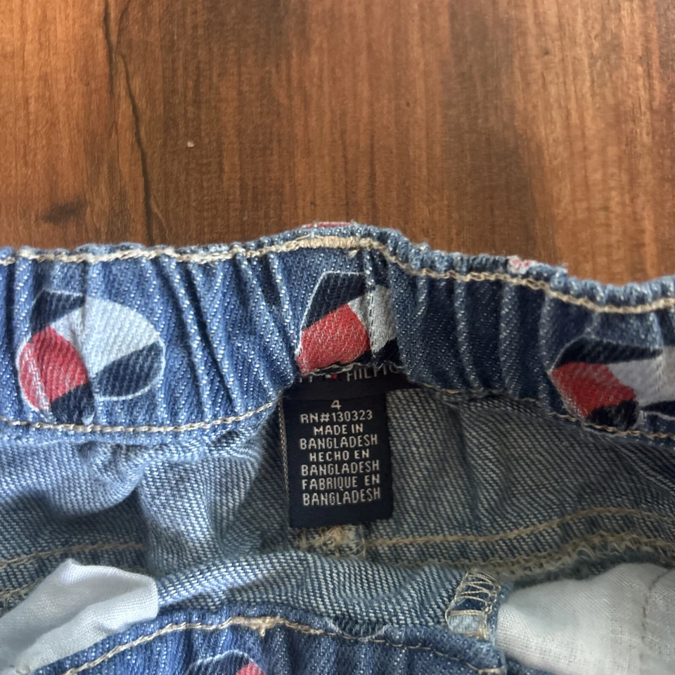 全新 Tommy Hilfiger 心形标志 牛仔短裤 学步女孩 4 蓝色 多腰带环 — 第 2/4 张图片