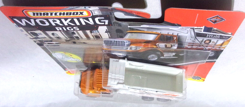Camión de volteo KKar Matchbox - 2021/22 WR - International Workstar - naranja y blanco - Imagen 4 de 6