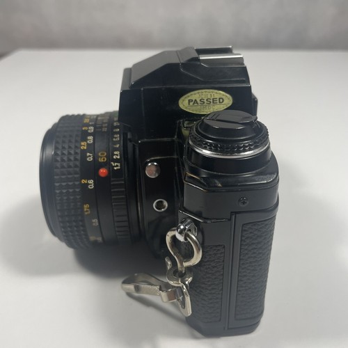 Minolta X-570 35mm film SLR camera with Minolta MD 50mm f/1.7 lens - Picture 5 of 12