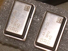 2 NOS VECTRON MICROCHIP CO-441B-OX HCMOS CRYSTAL OSCILLATOR 5V 32MHz PCB PWB USA