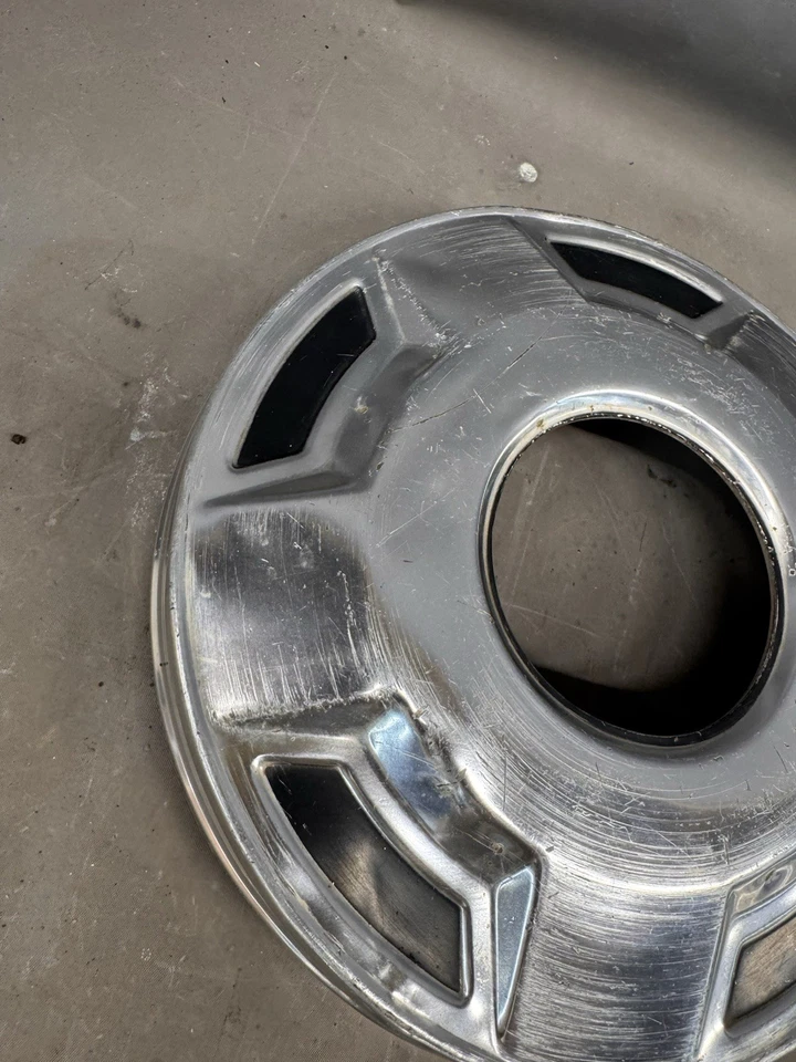 Cubiertas de rueda tapacubos plato perro camioneta Ford 1976-1991 F150 Bronco XLT F250 F350 OEM Foto 2 de 4
