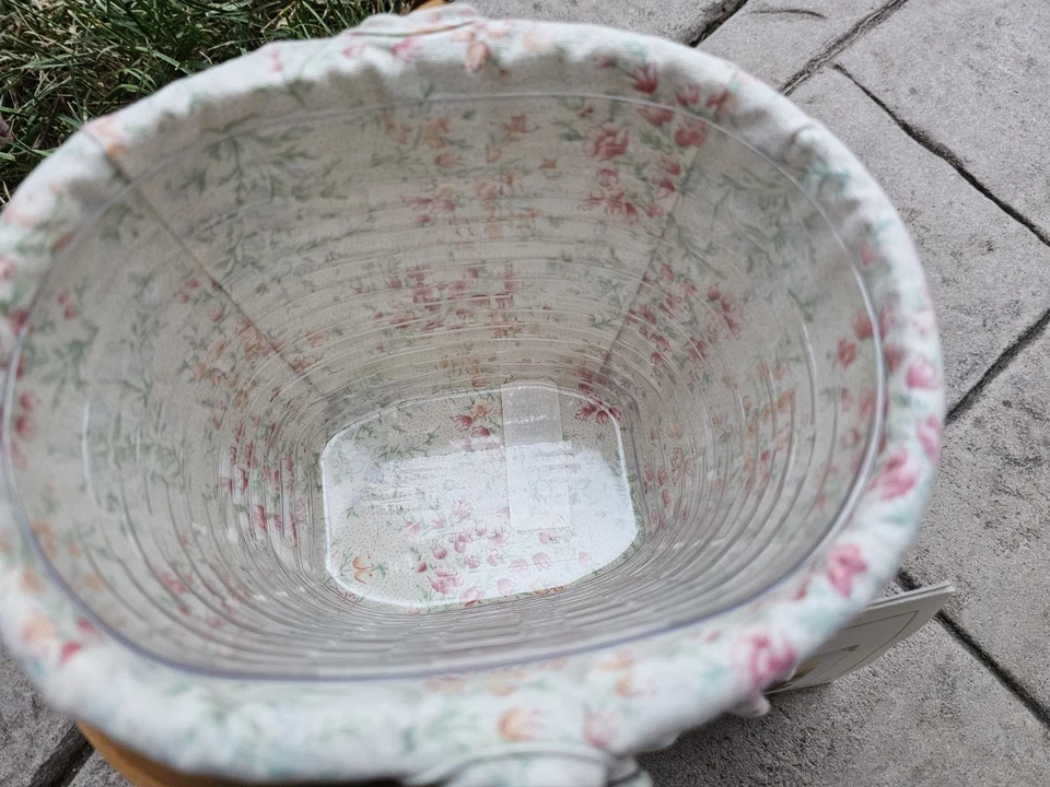 Longaberger 2001 Mother's Day Vintage Blossoms Basket with Lid & liner Complete - Image 4 of 4