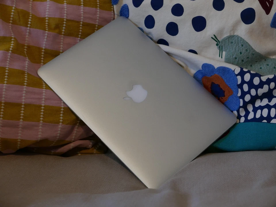 MacBook Air A1466, 13 Zoll 2017,  Intel Core i5, 128GB SSD - Bild 4 von 4