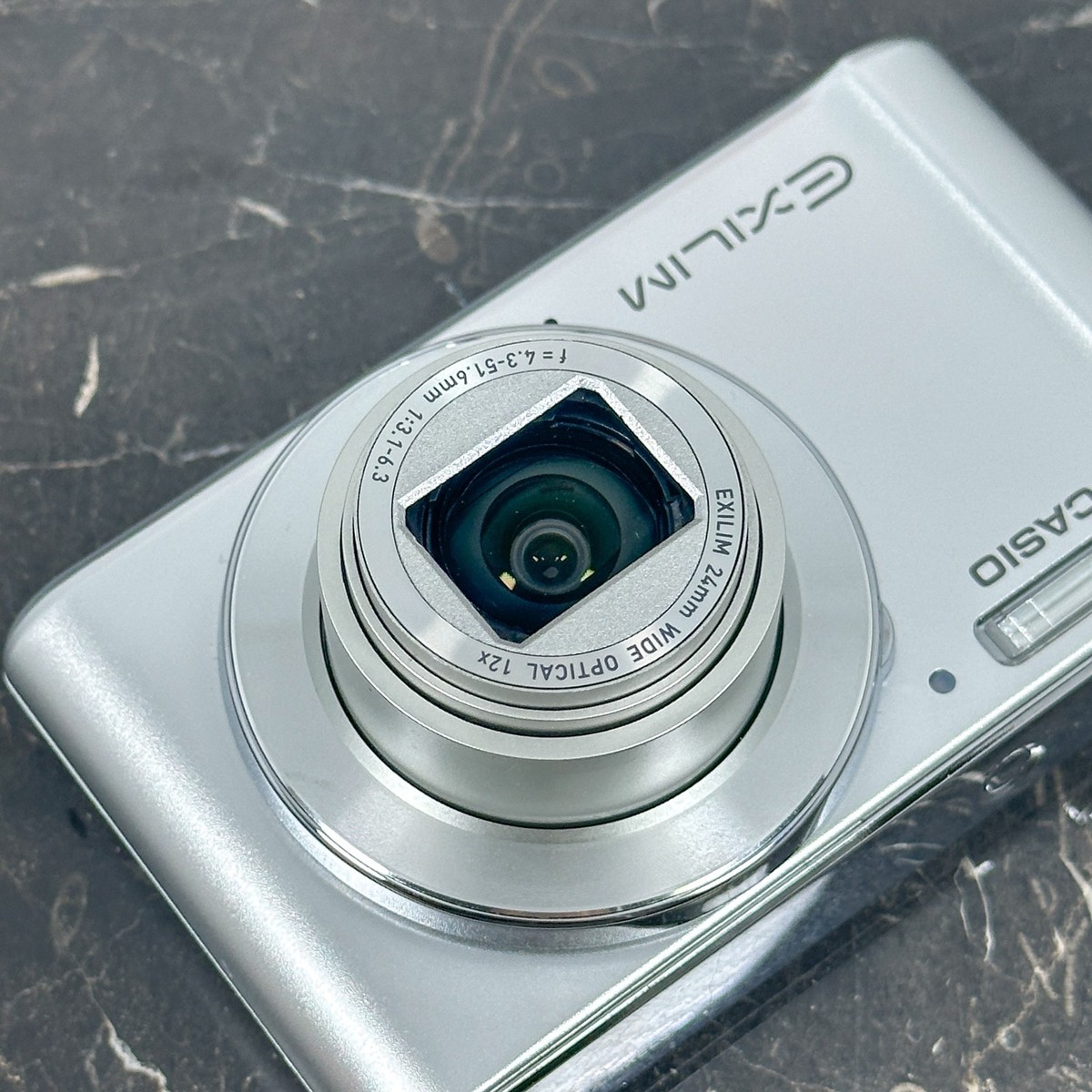 Near mint]Casio Exilim EX-ZS210 Silver Compact Camera From
