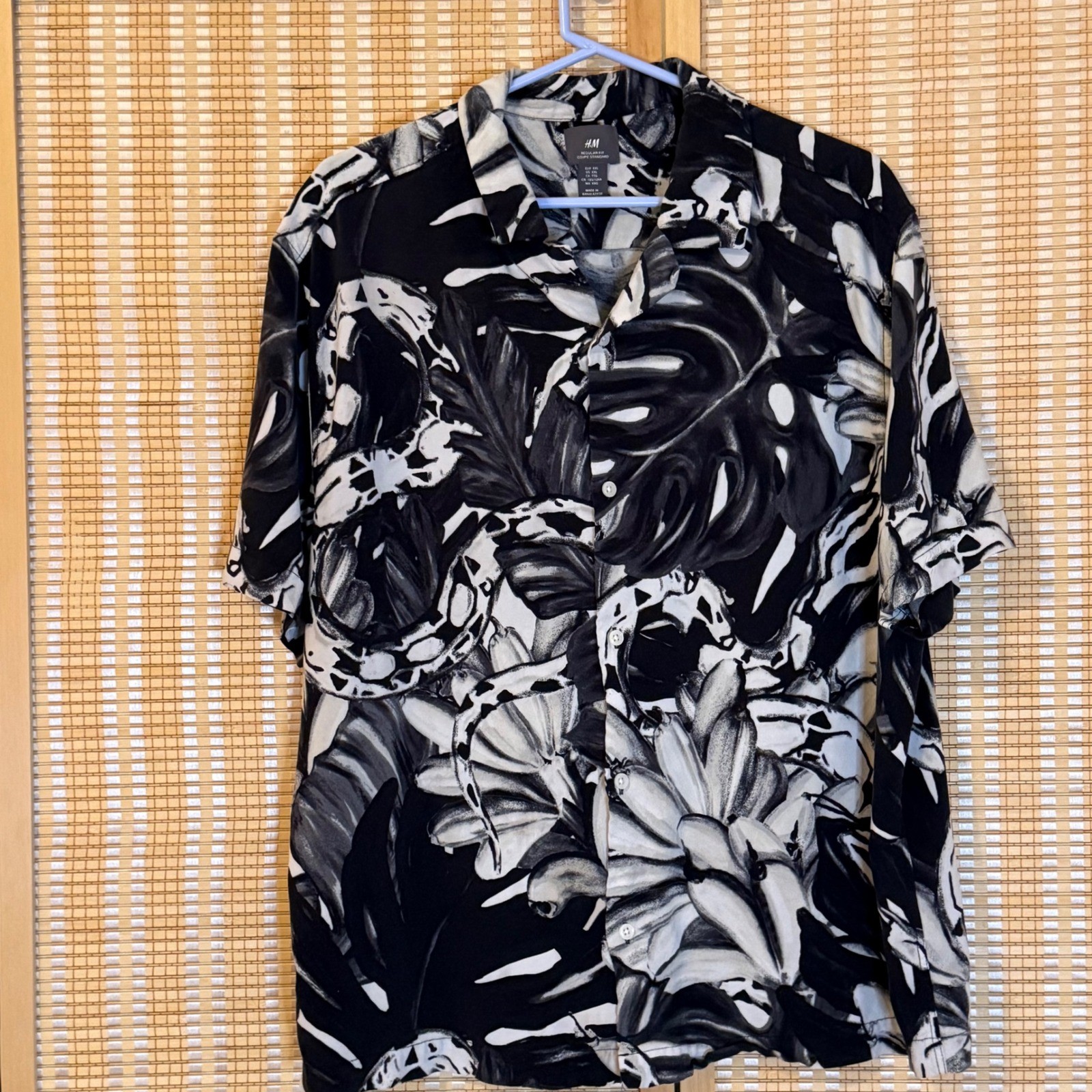 H&M Mens XXL Regular Fit Tropical Button Up Shirt Black White Resort Office Golf