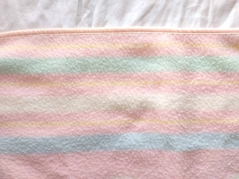 Manta bebé globo oso de peluche rosa blanco baliza vintage rayas pastel WPL 1675 Foto 3 de 4