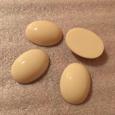 AL608 30x22mm cream oval high dome glass cabochons, unfoiled FB 4 