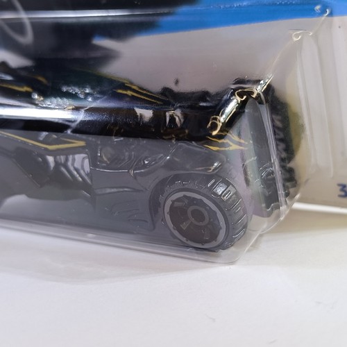 Hot Wheels Batman Arkham Knight Batmobile Spedizione Gratuita - Foto 6 di 6