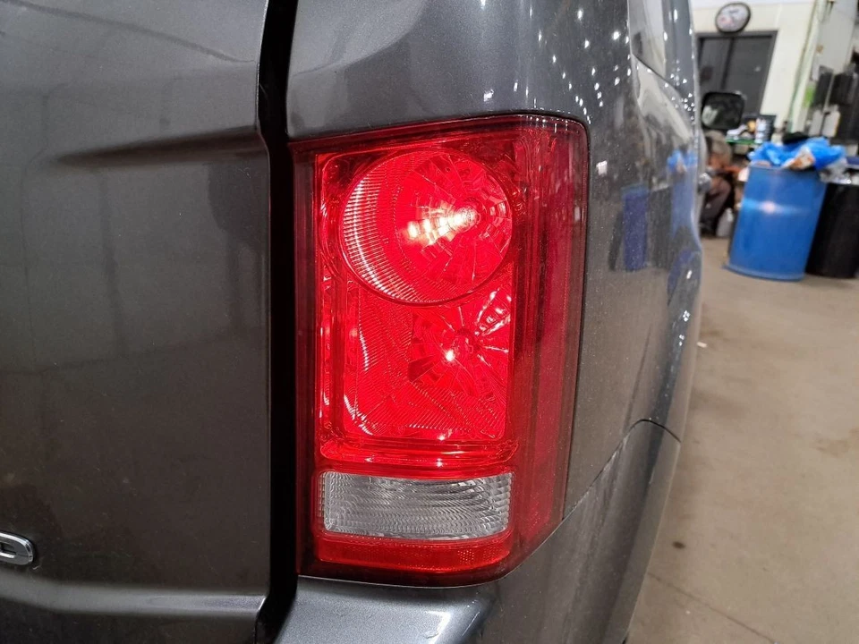 Lâmpada traseira lateral de passageiro Rh 2011 Pilot Sku#4270218 - Imagem 2 de 4