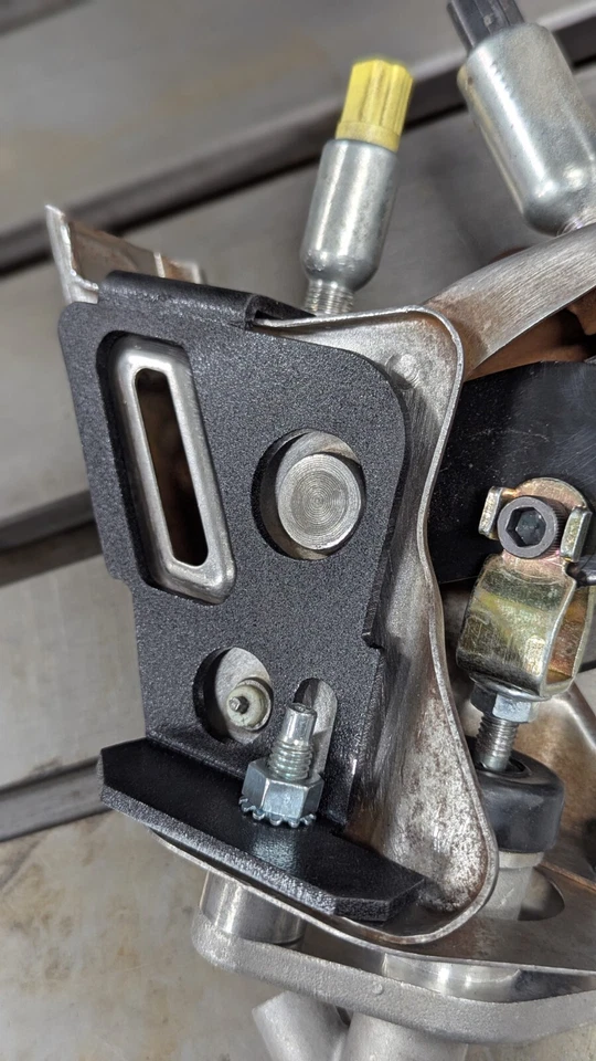 Soporte de pedal de embrague Sugarfoot. Honda Accord 2003-2007 y Acura TSX 2004-2008  Foto 4 de 4