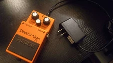 Boss DS-1 Distortion Pedal (w/PIG HOG Power Supply)