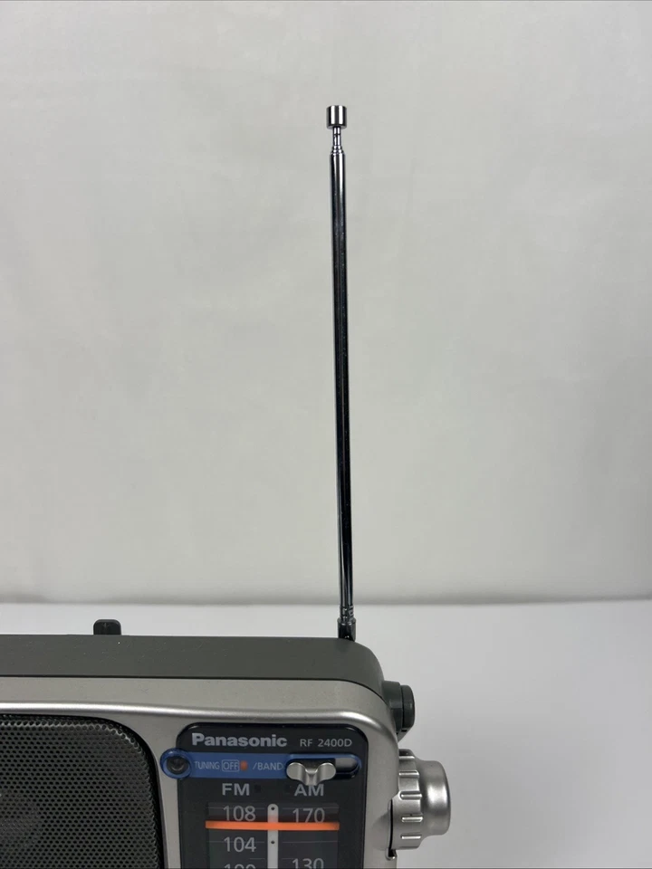 Panasonic RF-2400D Portable AM/FM Radio, Battery Operated Analog Radio - Image 3 of 4