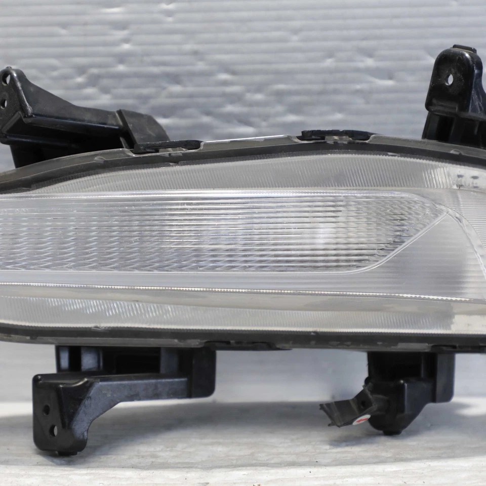 2019-2020 Kia Optima Incandescent Left Side Turn Signal Parking Lamp OEM - Image 4 of 4