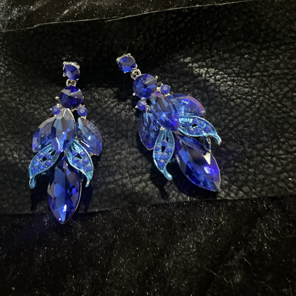 Hermoso juego de cristal azul en metal plateado margarita de cristal en el medio Foto 2 de 2