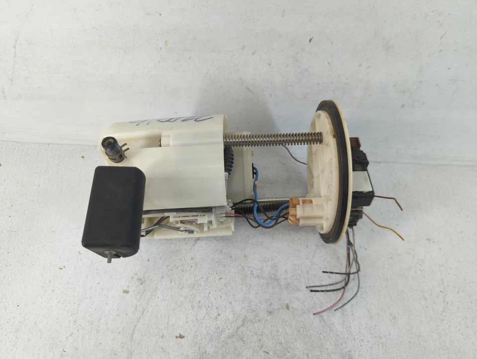 2006-2009 Mitsubishi Galant Electrical Gas Fuel Pump Assembly ENUST - Image 2 of 4