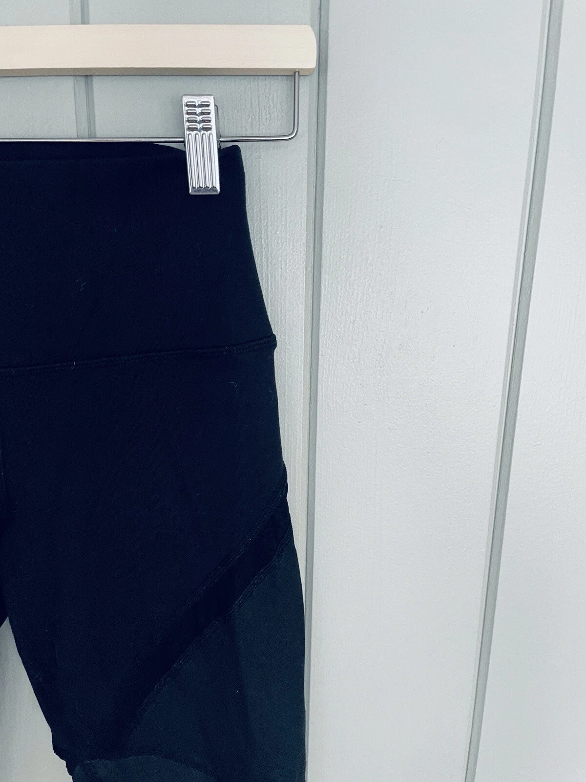 alo-yoga full length sheila mesh faux leather stretch leggings