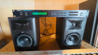 Roland U-220 RS-PCM Sound Module Synthesizer 1U Rack Working