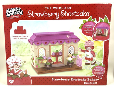 Strawberry Shortcake Bakery 112 piece build set Snap & Switch