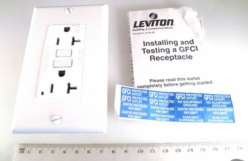 Leviton Smartlock Pro 7899-W Ground Fault Circuit Interrupter 20A 125V EB4G1-3A - Picture 2 of 7