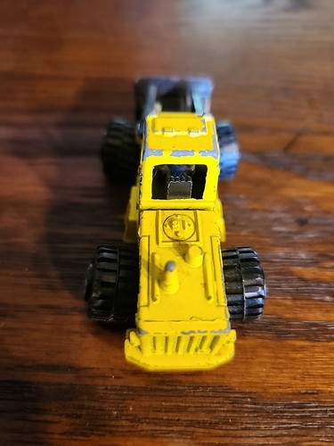 Vintage Road Champs Yellow 1984 WHEEL LOADER Diecast 1/88 Scale S12 - Picture 4 of 5