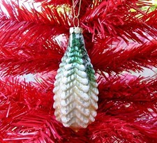 Gorgeous New Vintage Style Kugel Ornament Forest Green Frosted Ombre Christmas