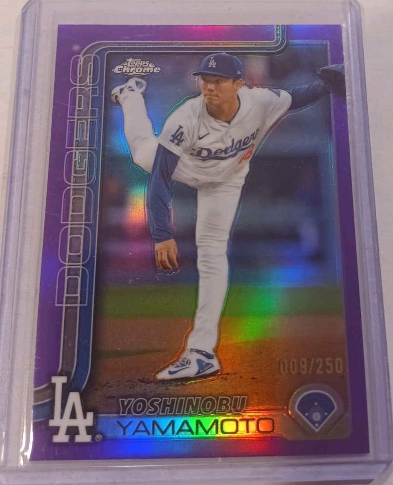 2025 TOPPS CHROME #179 YOSHINOBU YAMAMOTO(PURPLE) 9 OF 250