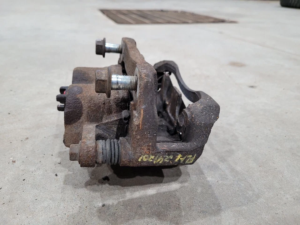 Pinza delantera izquierda para conductores Honda CR-V (AWD) 2012-16 con soporte Foto 3 de 4