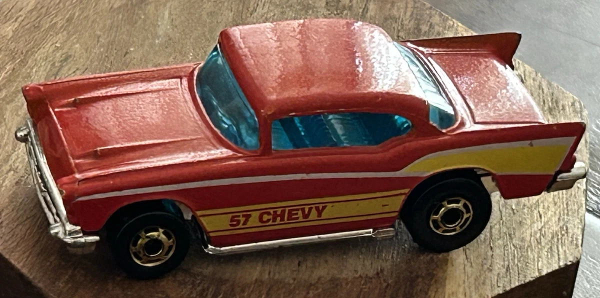 Hot Wheels Red 1957 Vehicle Year Vintage Manufacture Diecast Cars