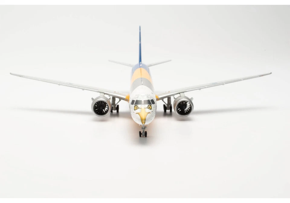 HERPA - EMBRAER E195-E2 Profit Hunter. Golden Eagle - 1/200 - HER572064 - Image 4 of 4