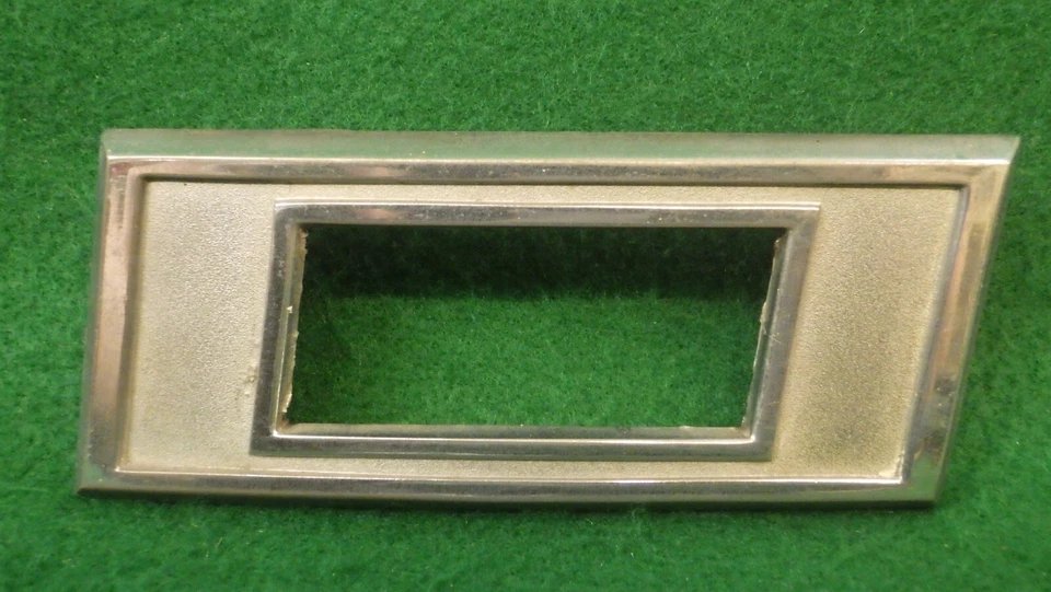 3939348 bisel 1969 Chevrolet Impala luz de señalización lateral Foto 4 de 4