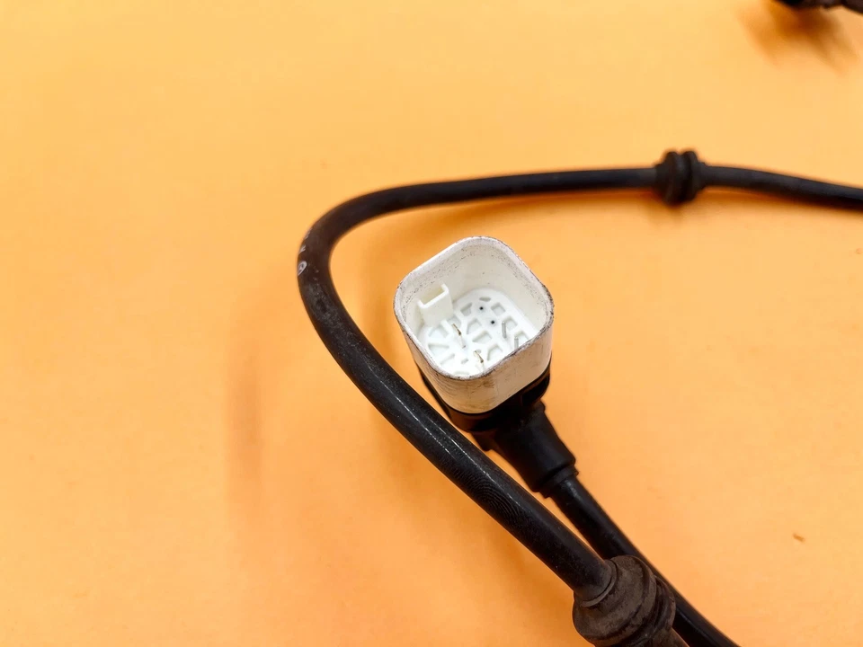 15-21 MERCEDES-BENZ C300 W205 PASTILLAS DE FRENO TRASERO DERECHO DESGASTE CABLE ARNÉS OEM Foto 2 de 4