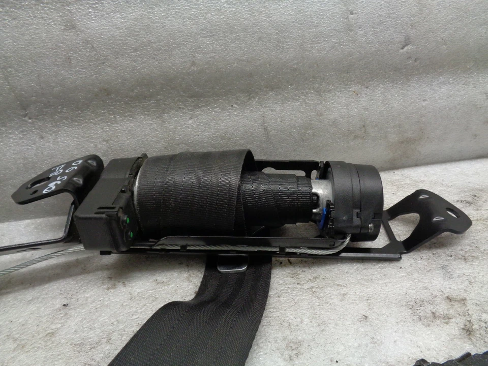 Retractor de cinturón de seguridad delantero derecho Volvo S60 2005-2009 negro OEM DK909199 Foto 3 de 4