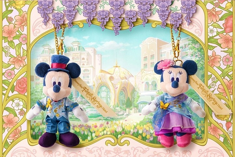 Japan Tokyo Disney Resort Store Mickey Minnie Plush Badge Fantasy