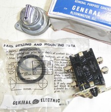 CR2940UB202C GE Oiltight Selector Switch NOS Damaged Box Made in USA