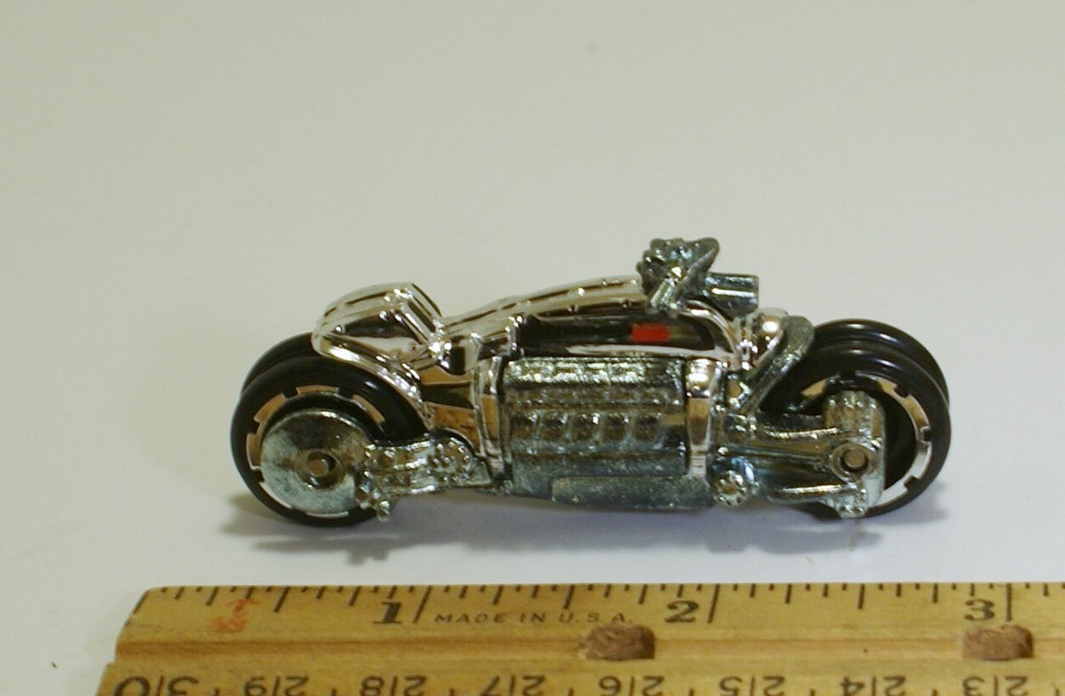 HOT WHEELS DIE CAST DODGE TOMAHAWK WHEEL CONCEPT MOTORCYCLE