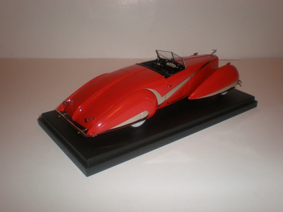 1/43 EMC 1937 Cadillac V-16 Hartmann's Roadster Top Down / red - Image 3 of 4