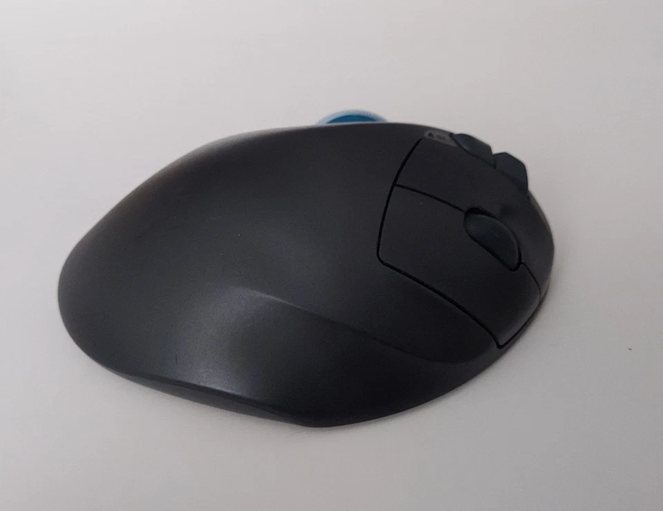 Mouse trackball wireless Logitech M570 nero con dongle Bluetooth - Immagine 2 di 4