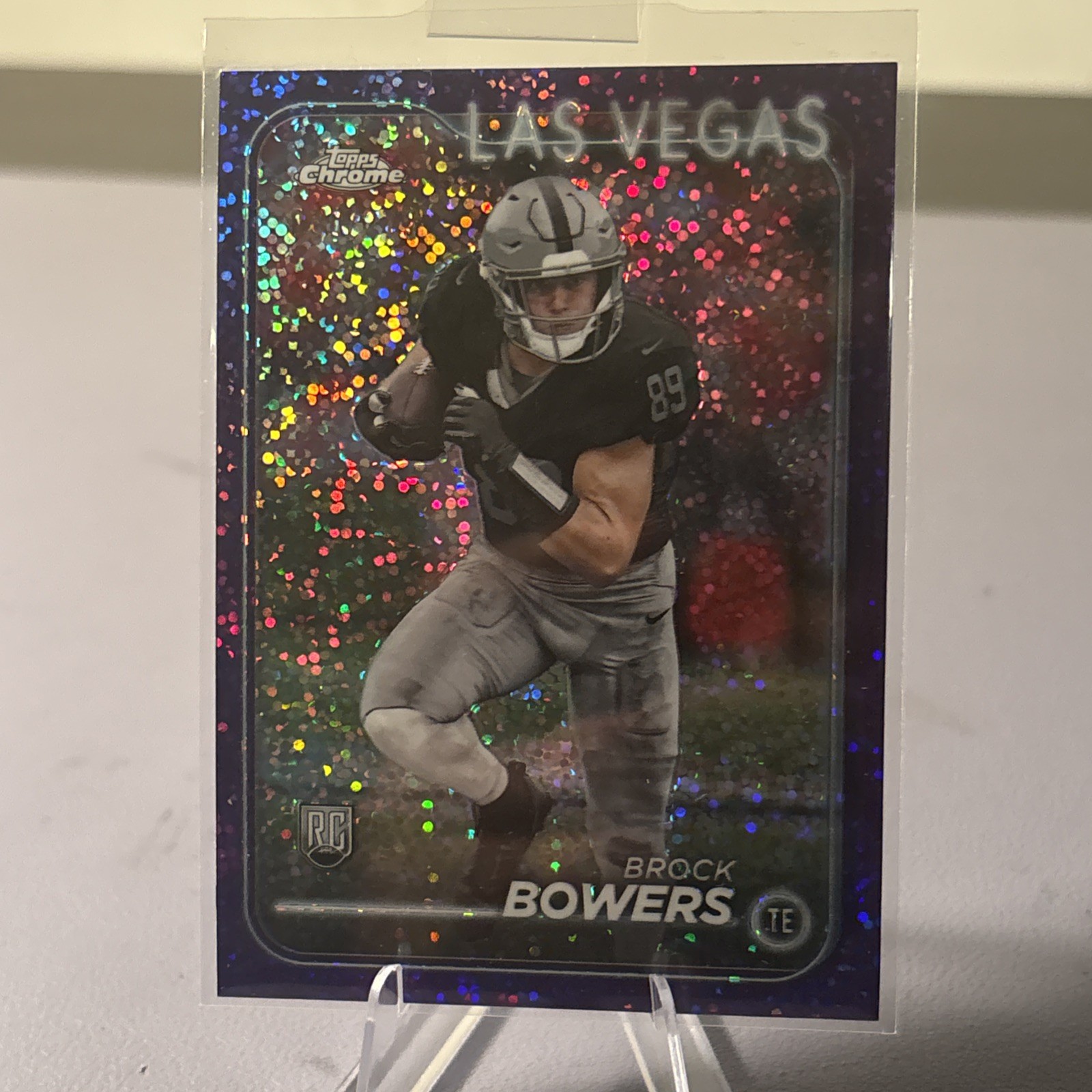 2024 Topps Chrome Brock Bowers #207 Purple Speckle 30/275 RC