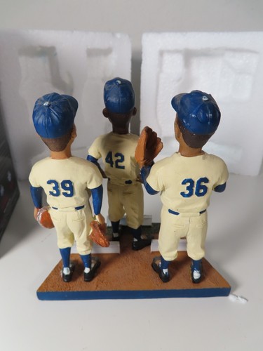 2013 Los Angeles DODGERS Jackie Robinson, Newcombe, Campanella SGA Statue - Picture 9 of 13