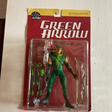 DC DIRECT Green Arrow   RARE EARLY EDITION.   SEE PHOTOS