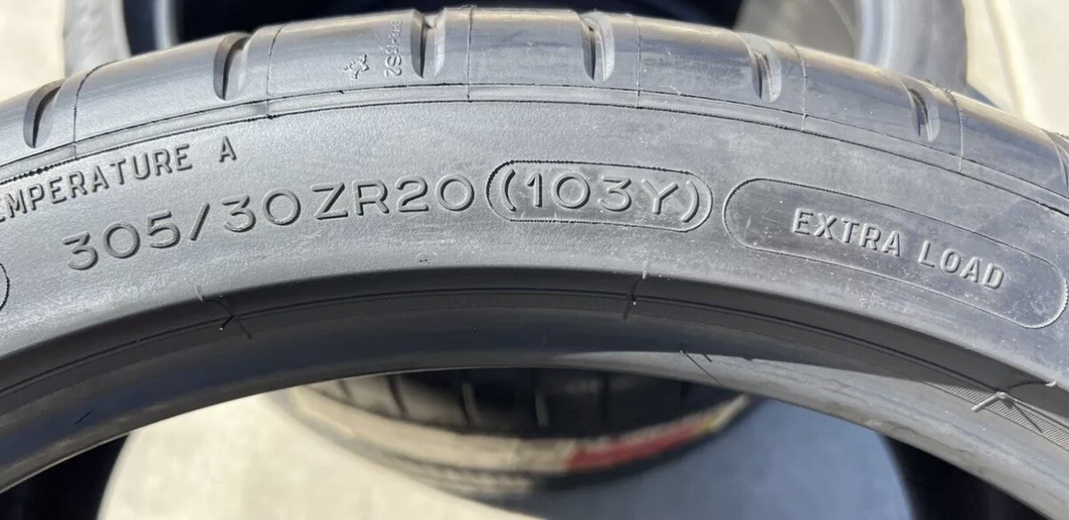 Set of TWO BRAND NEW 305/30ZR20 (103Y) Michelin Pilot Super Sport