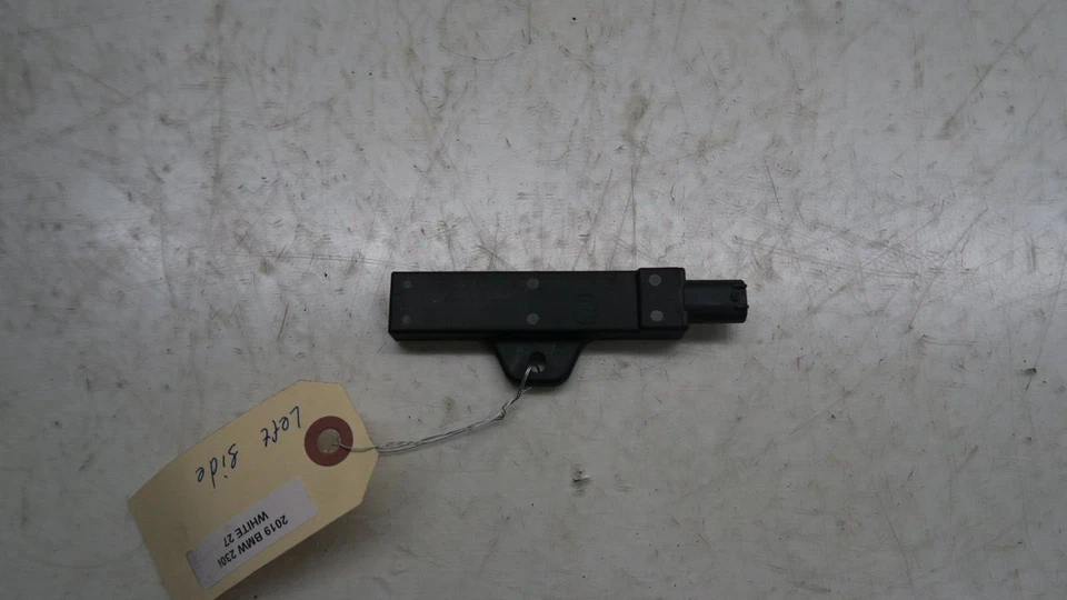 Antena de entrada sin llave lado izquierdo BMW 230i F23 2017-2021 OEM 9220831 Foto 3 de 4