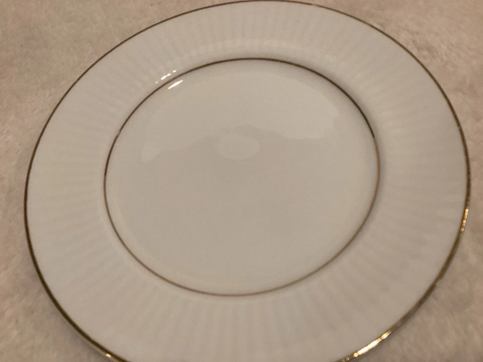 “11 Gibson Black Tie 8 oz CUPS & SAUCERS, White w Gold Trim, Ribbed Design China - Image 3 of 4