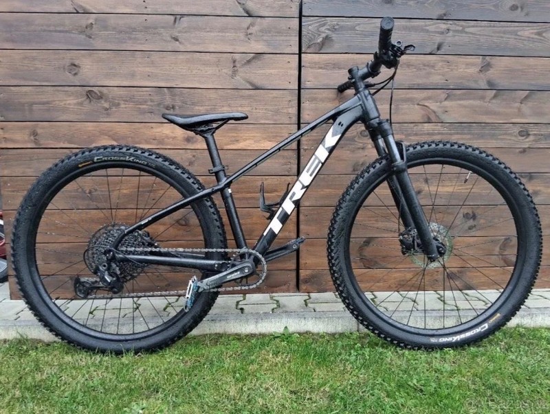 The Trek X Caliber 8 M/L collection only in Kent is a high-quality mountain bike