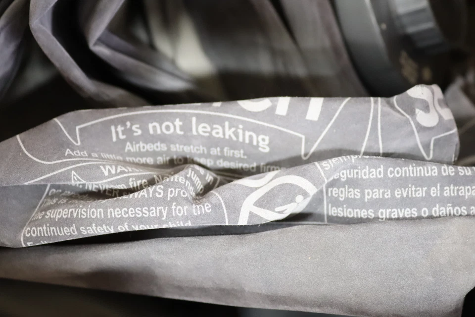 Intex Twin 13  Intex Dura Beam Plus Series Mid Rise Airbed Mattress with Built - Image 2 of 4