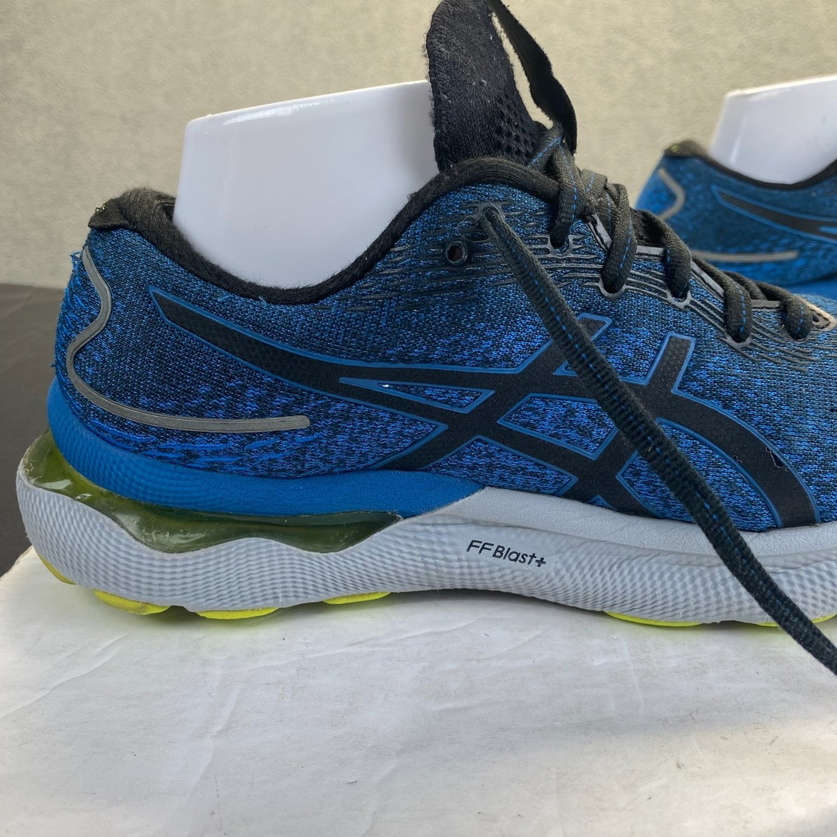 Asics GEL-Nimbus 24 Size 8 US Men\'s Lake Drive Hazard Green Running 1011B359 asics-gel-nimbus-24_1011B359-  main image 2